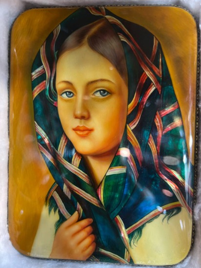 Bijou Fait Main, Boîte Artisanale, Poupée d'Art - Les Merveilles de l'Est | Article ID: 10015