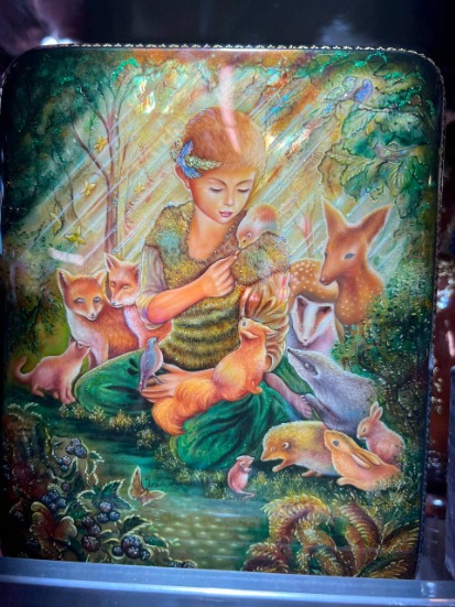 Bijou Fait Main, Boîte Artisanale, Poupée d'Art - Les Merveilles de l'Est | Article ID: 10016